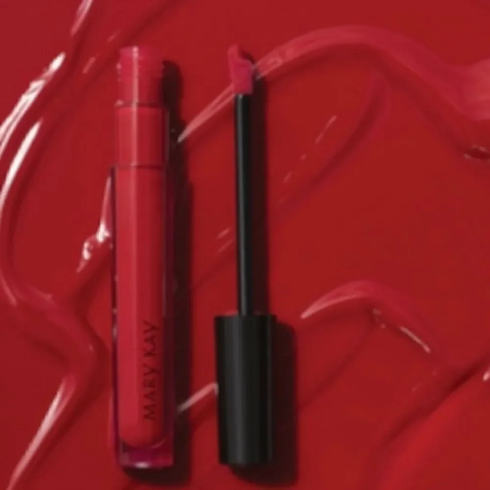 MARY KAY UNLIMITED LIP GLOSS IN ICONIC RED